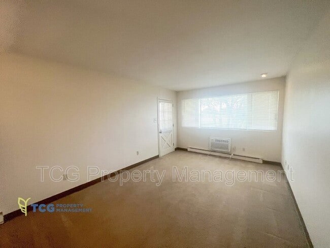 Building Photo - 1449 Catherine St