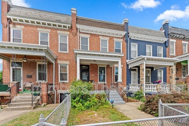 Building Photo - 3532 Warder St NW