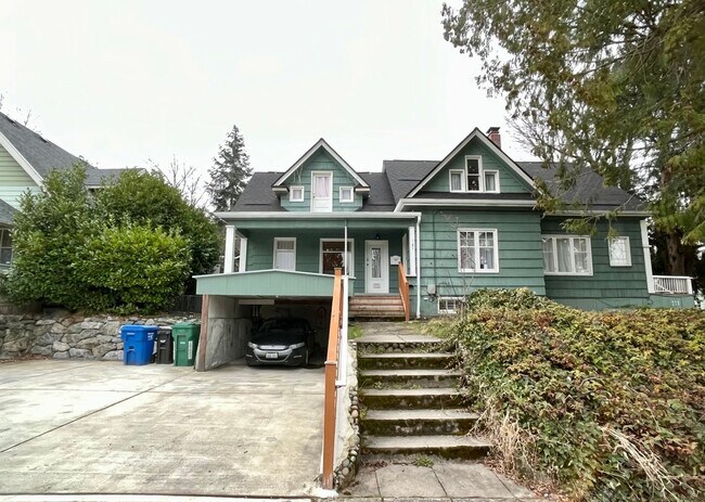 Foto del edificio - Charming Green Lake Seattle Home