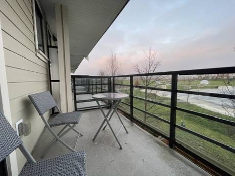 Building Photo - 10233 River Dr