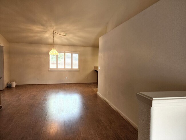 Foto del edificio - Home in Chichester Hor Rent