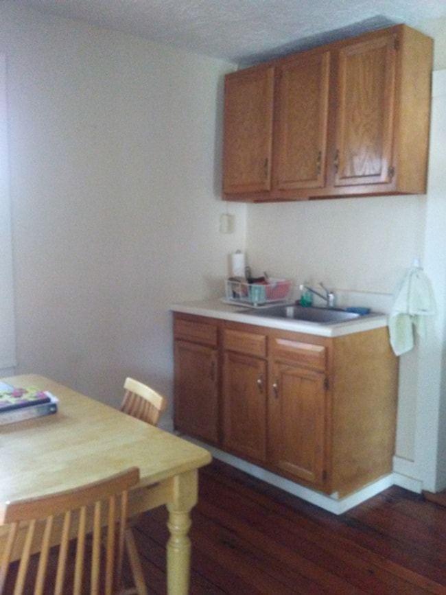 Building Photo - Apartment close to W&L Law School