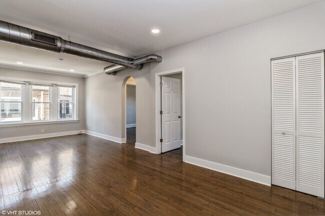 Photo - 4738 N Lowell Ave Apartment