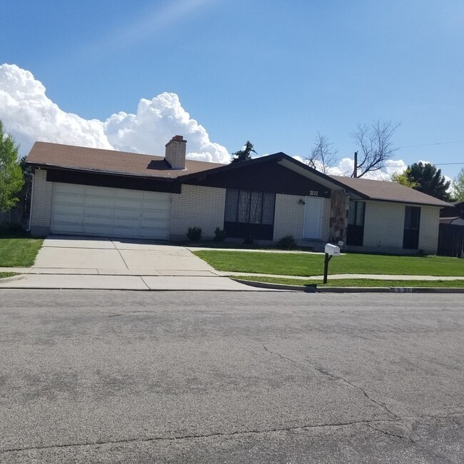 Photo - 3111 Midwest Dr House