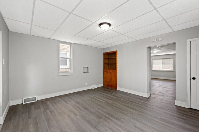 Foto del edificio - Cozy 2 bedroom home in Myer Park available...