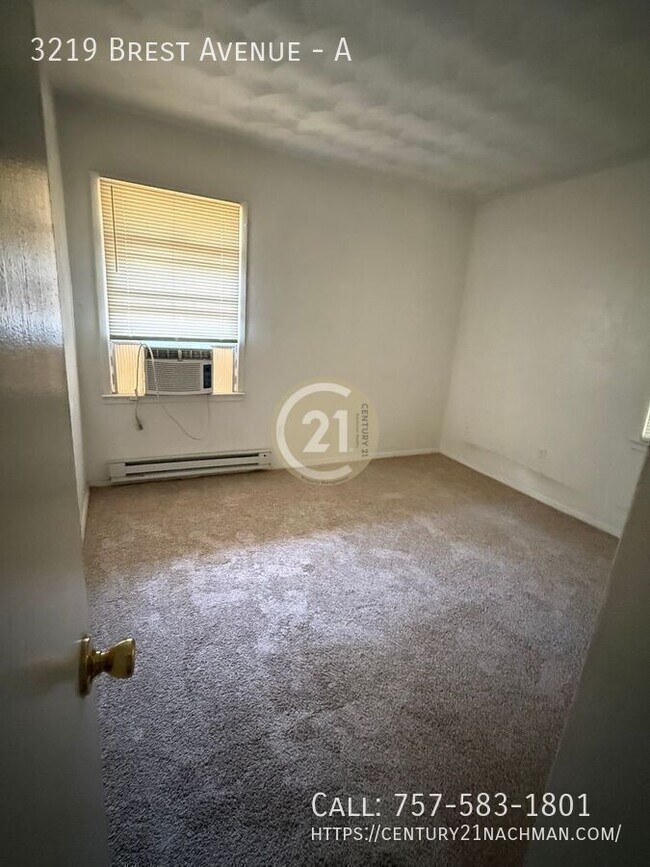Foto del edificio - 3219 Brest Ave