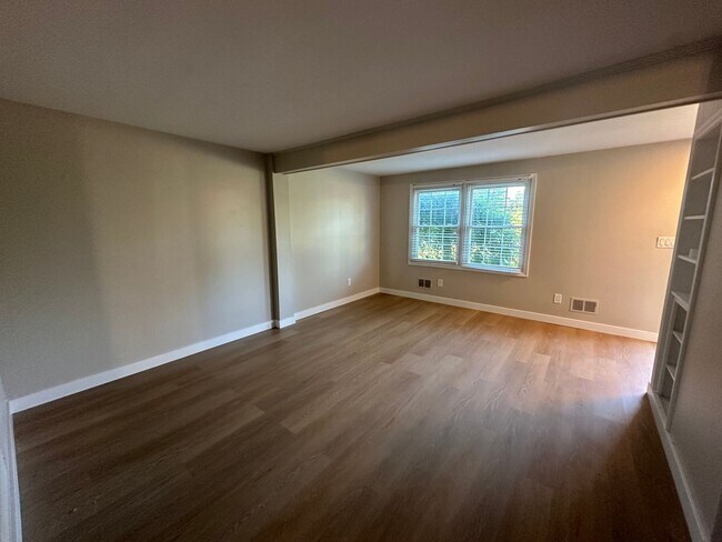 Foto del edificio - 3BR/2.5BA Townhome for Rent in Middletown - Recently Renovated!