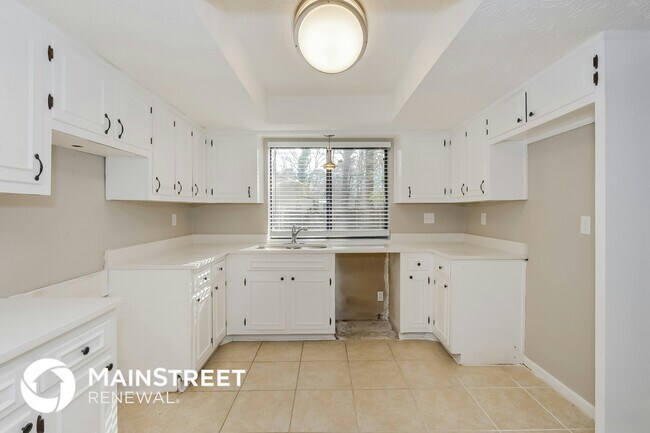 Building Photo - 749 Post Rd Ln