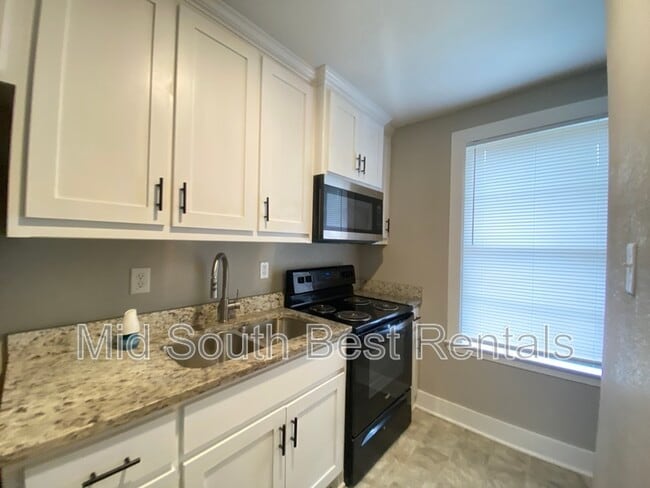 Building Photo - 810 Jane Dr