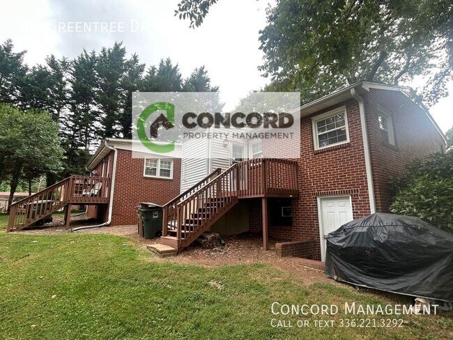 Foto del edificio - 506 Greentree Dr