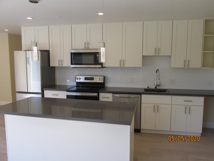 Foto principal - 3 bedroom in Oakland CA 94610