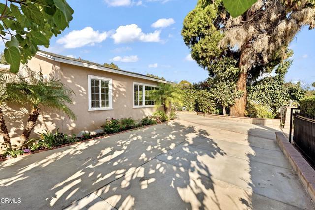 Foto del edificio - 2423 San Pasqual St