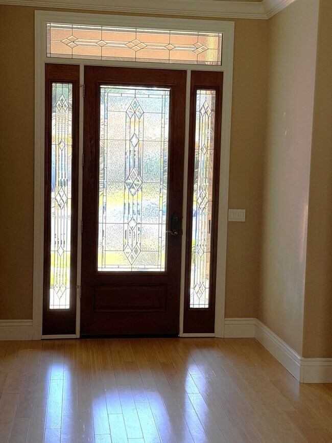 Foto del edificio - 613 Arlene Ct