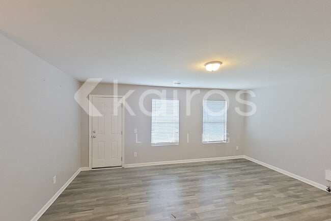 Building Photo - 127 Village Creek Dr