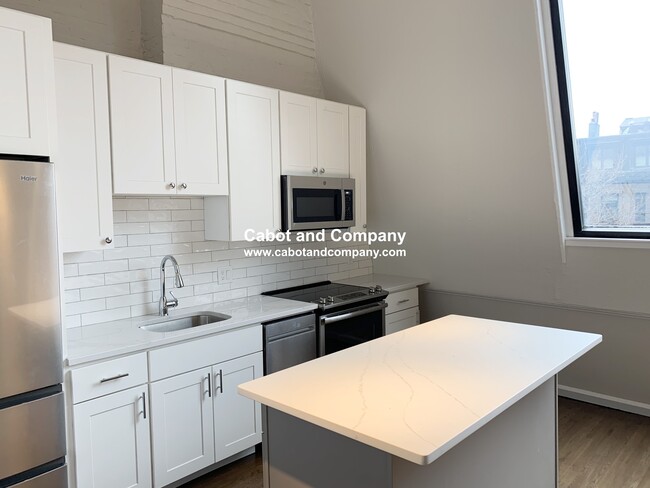 Building Photo - 314 Marlborough St