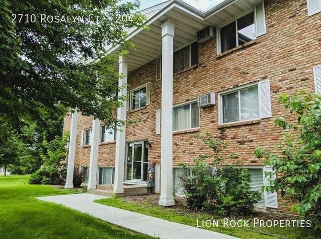 Foto del edificio - 2710 Rosalyn Ct