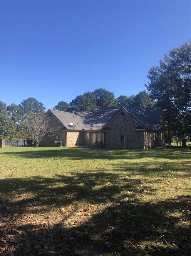 Building Photo - 1769 Suzanna Dr