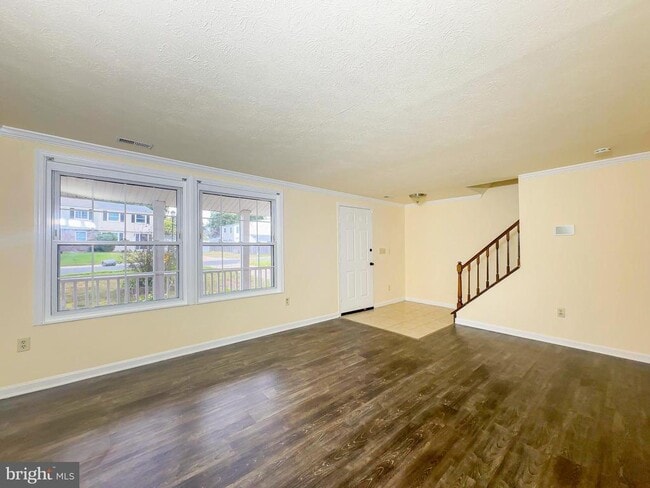 Building Photo - 673 Quail Dr
