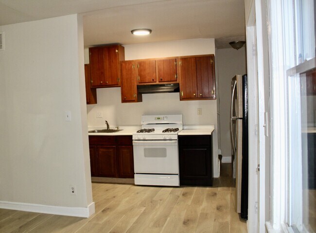 Foto del edificio - 4654 Hillside Rd SE