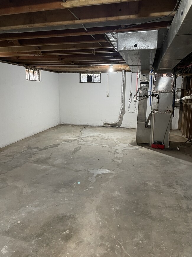 Building Photo - 1203 Madison St