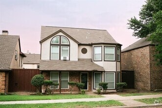 Building Photo - 2036 Country Club Dr