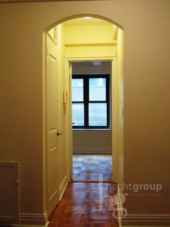 Foto del edificio - _$4500 LOFEE**Character Filled Doorman One...