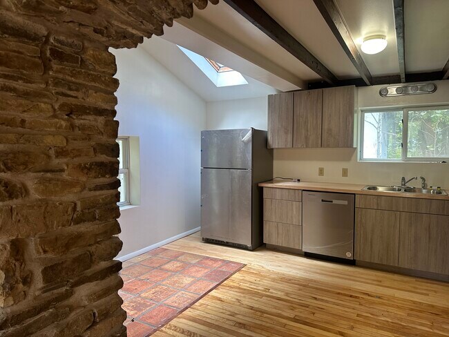 Foto del edificio - 176 Ridgecrest Rd