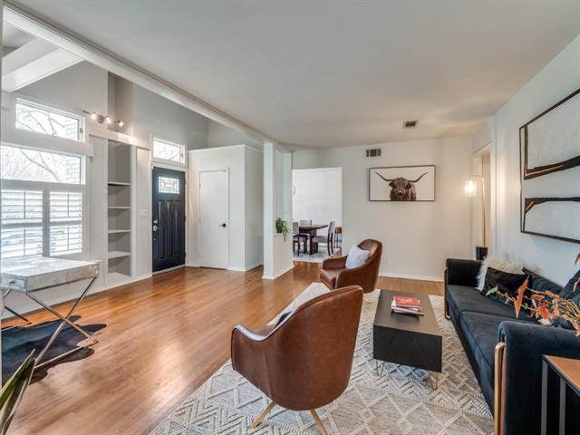 Building Photo - 9510 Larchwood Dr