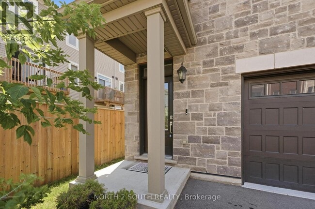 Building Photo - 14 Snowberry Ln