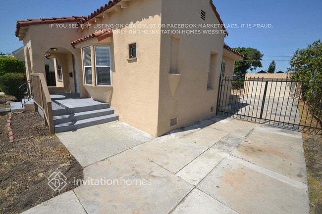 Building Photo - 2303 W 75th St