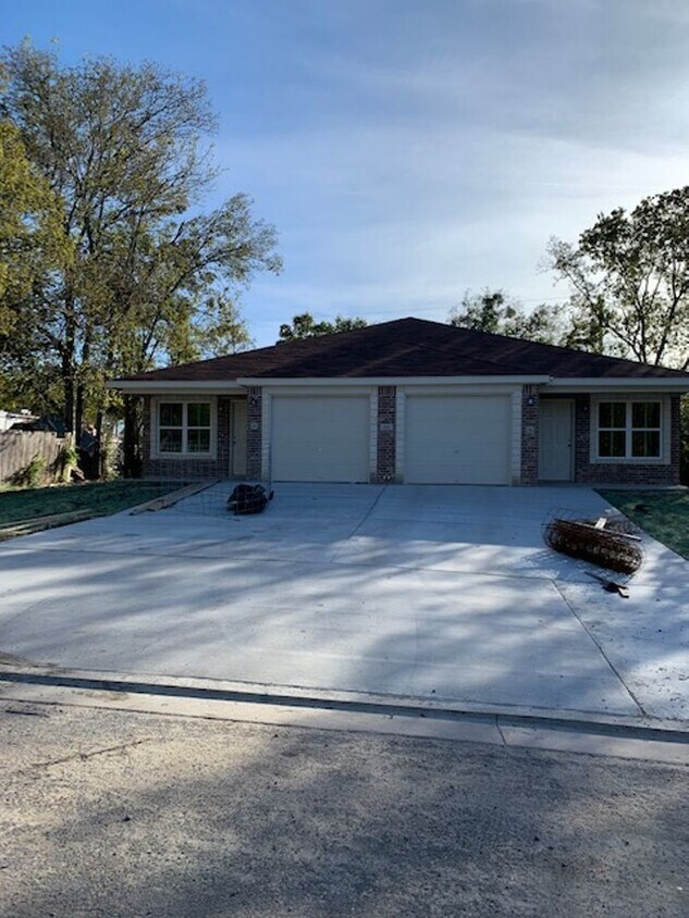 114 E Valley Rd, Harker Heights, TX 76548 Townhome Rentals in Harker