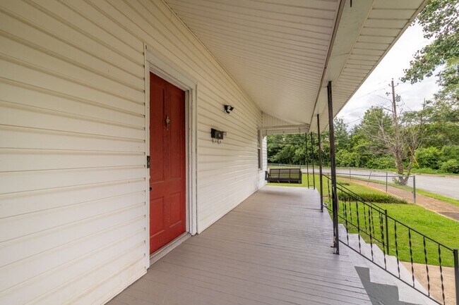 Building Photo - Charming Restored home in Bibb City
