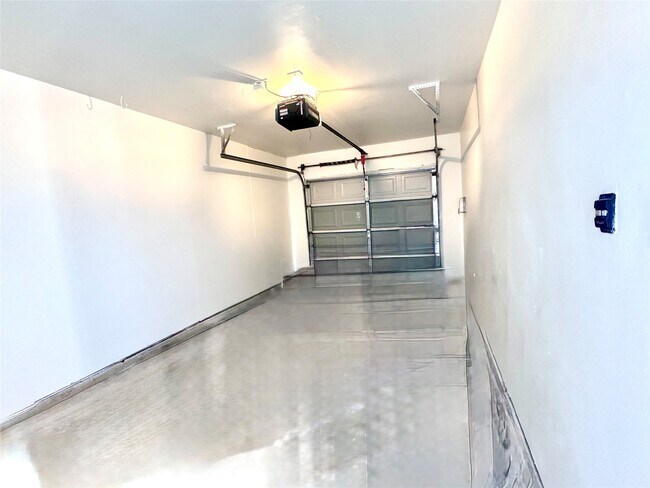 Foto del edificio - 8225 Gladstone St