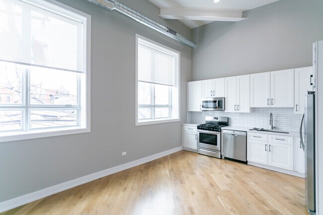 Foto del edificio - 1470 W Webster Ave