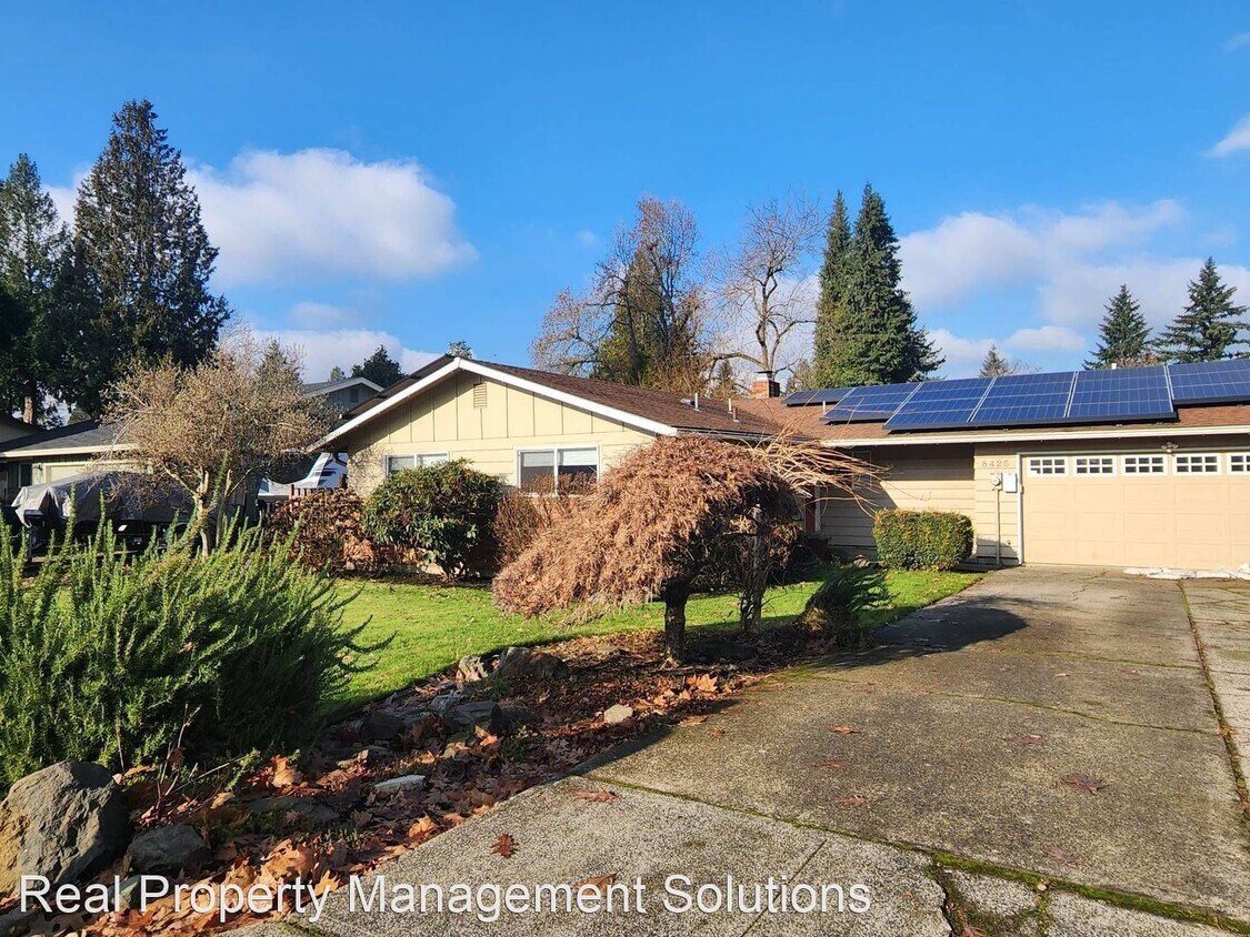 3 br, 1.5 bath House 8425 SE Magnolia St House Rental in Milwaukie