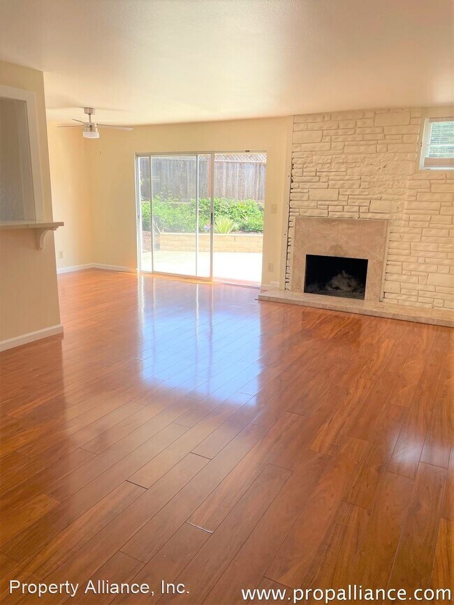 Building Photo - 5 br, 4 bath House - 2912 Luna Avenue