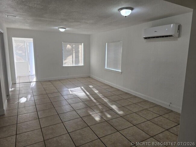 Foto del edificio - 5431 NW 30th Ave