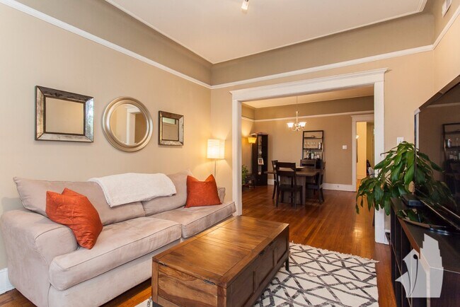 Foto del edificio - 3811 N Wilton Ave