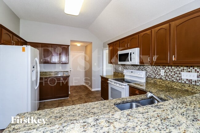 Building Photo - 1535 Far Dr