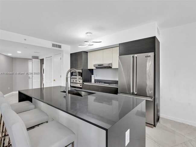 Foto del edificio - 9821 E Bay Harbor Dr