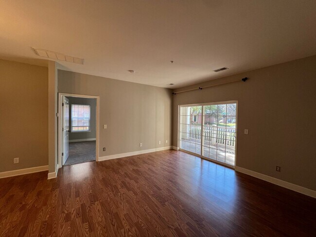 Foto del edificio - **$300 Off First Month's Rent** 2 Bedroom ...