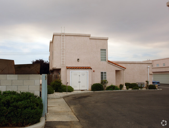 Building Photo - 15544 Sequoia Ave