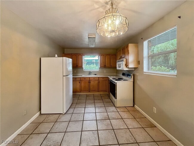 Building Photo - 27917 Washington St