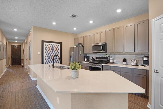 Building Photo - 2210 Thunderbolt Peak Dr