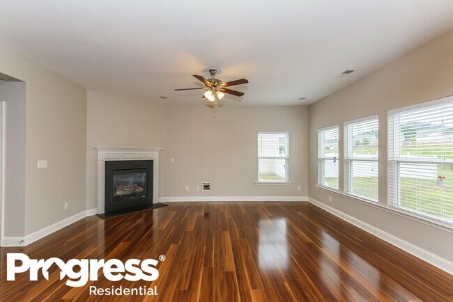 Building Photo - 4385 Stone Mountain Dr