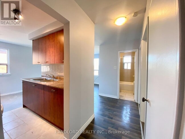 Building Photo - 127 Scarlett Rd