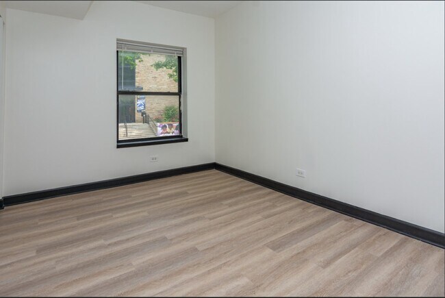 Foto del edificio - 5629 W Washington Blvd