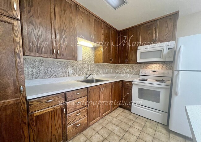 Foto del edificio - 855 Gold Cliff Rd