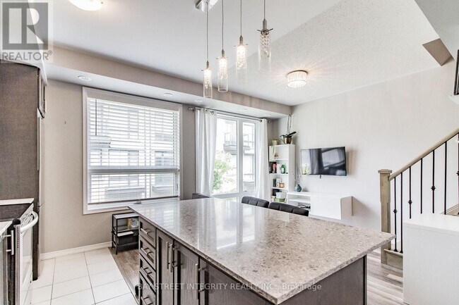 Photo du bâtiment - 32 Fieldway Rd