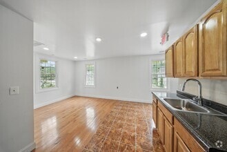 Building Photo - 14 Yankee Pl